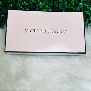 Victoria's Secret Pink travel Gift Box new